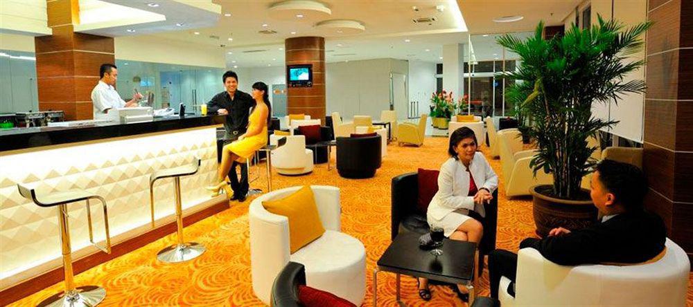 Courtyard Hotel 1Borneo Kota Kinabalu Exterior foto